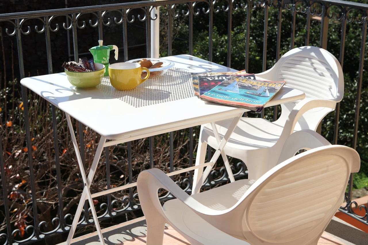 Adriana Casa Vacanze Mare Etna Sicilia 阿奇雷亚莱 外观 照片